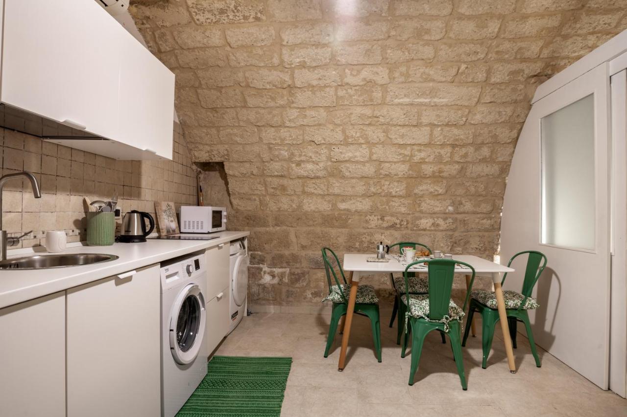 La Pergola Apt In The Heart Of Bari Buitenkant foto