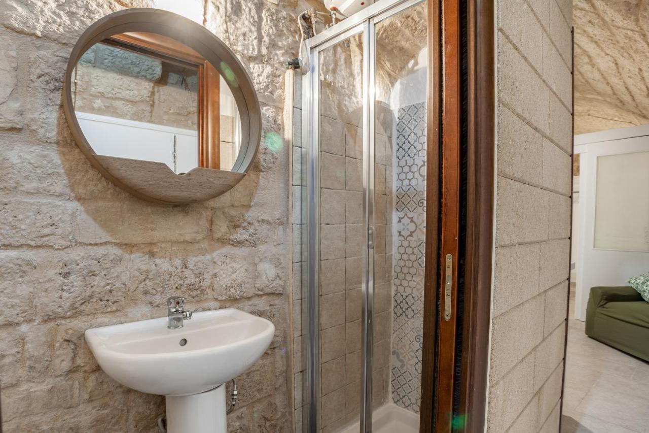 La Pergola Apt In The Heart Of Bari Buitenkant foto