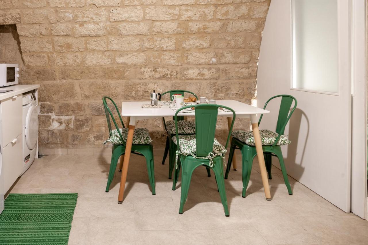La Pergola Apt In The Heart Of Bari Buitenkant foto